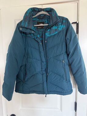 The North Face Women's Teal Blue Patterned Puffer Jacket